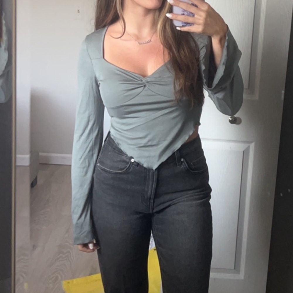 long sleeve crop top